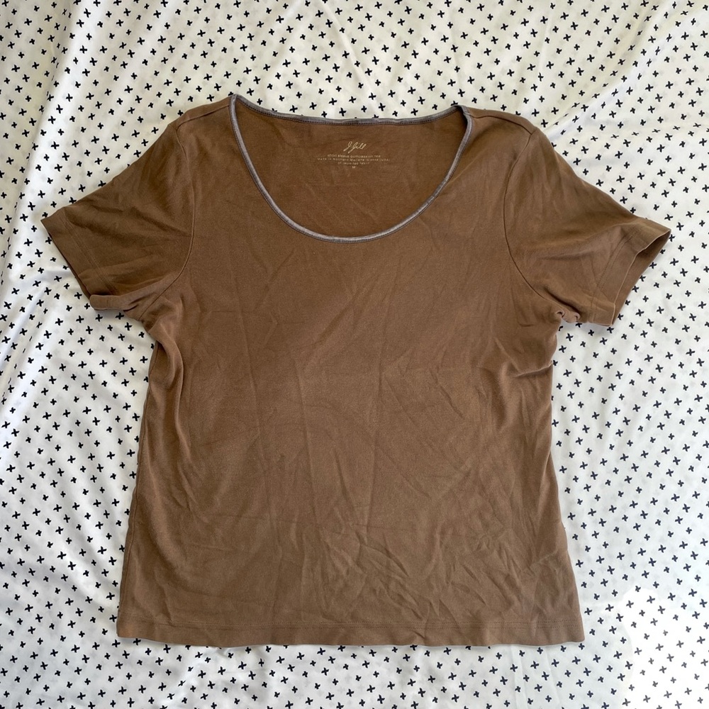 Brown short sleeve shirt